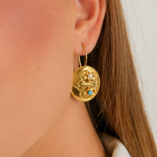 Earrings Chapola in Gold Plated Silver worn by model - Gold jewelry