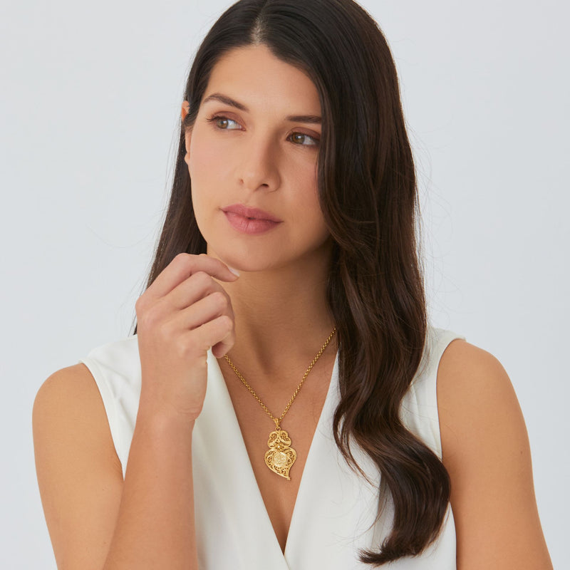 Necklace Heart of Viana with Fatima in Gold Plated Silver