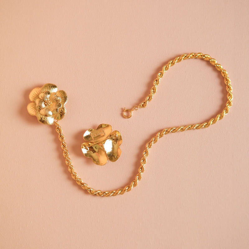 Brooches There Go the Flowers of Amália in Gold Plated Silver