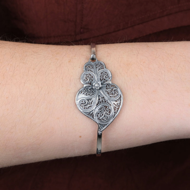Bracelet Bangle Heart of Viana in Silver