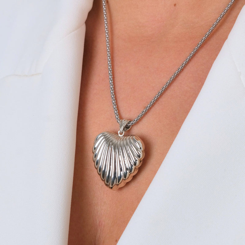 Necklace Intertwined Heart in Silver