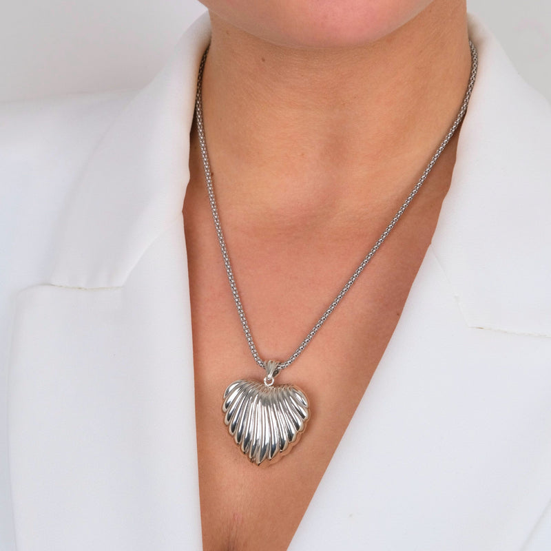 Necklace Intertwined Heart in Silver