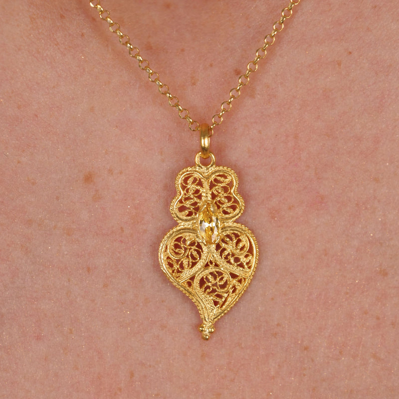 Necklace Heart of Viana Yellow in Gold Plated Silver worn by model