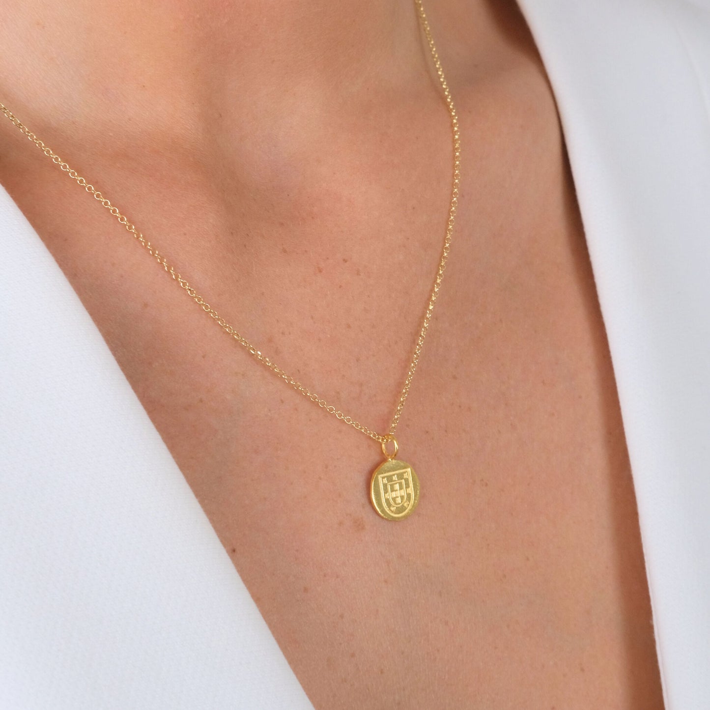 Necklace Escudo in Gold Plated Silver