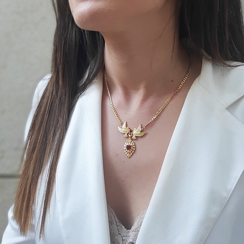 Necklace Queen Dove Red in Golden Plated Silver