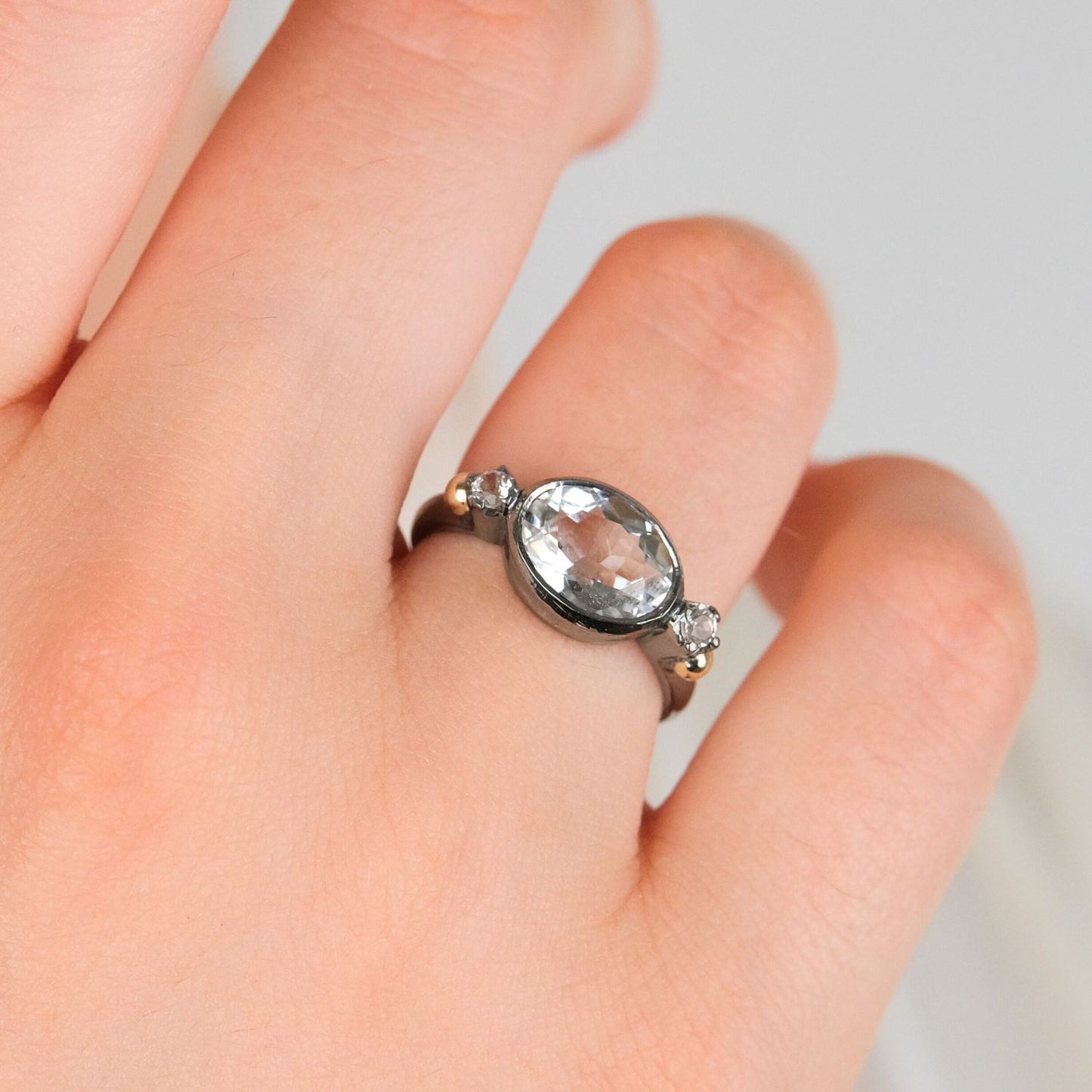 Ring Solitaire Rock Crystal in Silver and Gold