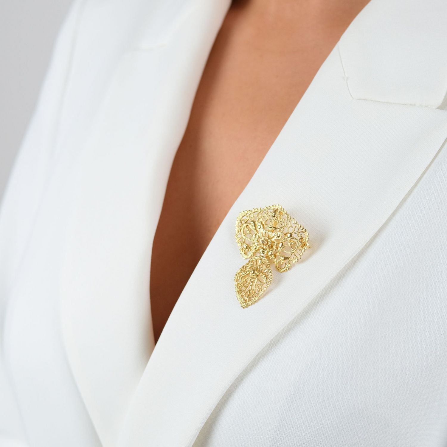 Brooch Bow in Gold Plated Silver Brooch Bow in Gold Plated Silver