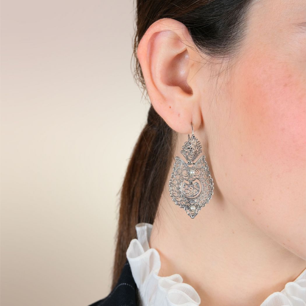Queen Earrings Filigree in Silver with Pearls 