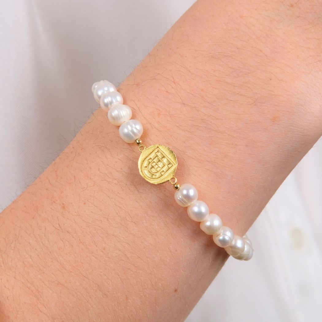 Bracelet Escudo in Gold Plated Silver with Pearls 