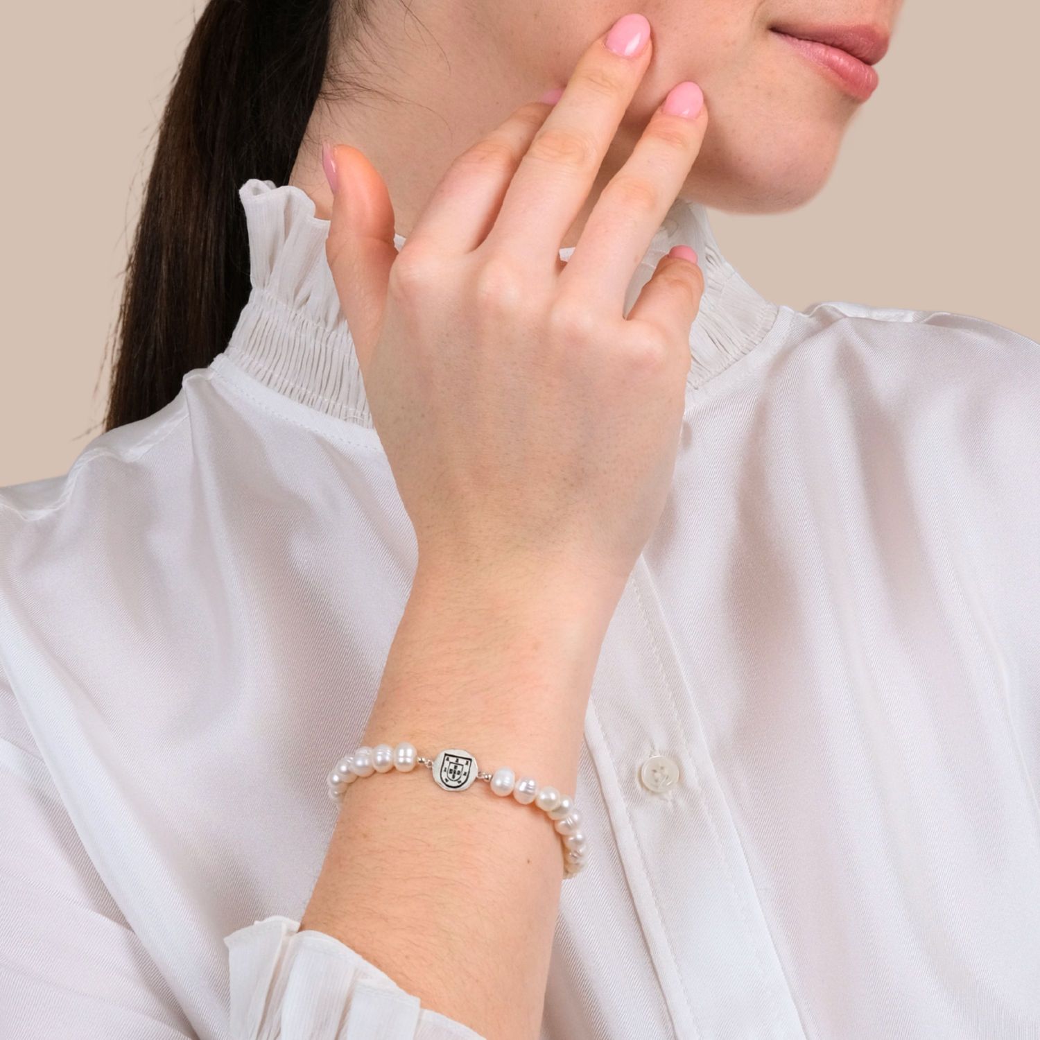 Bracelet Escudo in Silver with Pearls Bracelet Escudo in Silver with Pearls