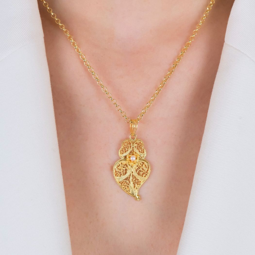 Necklace Heart of Viana 3,5cm in Gold Plated Silver with Pearl 