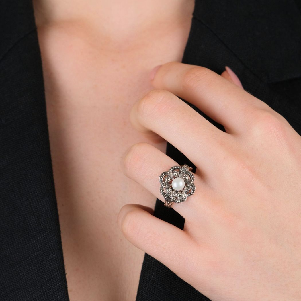 Ring Flower Marcasites in Silver with Pearl 
