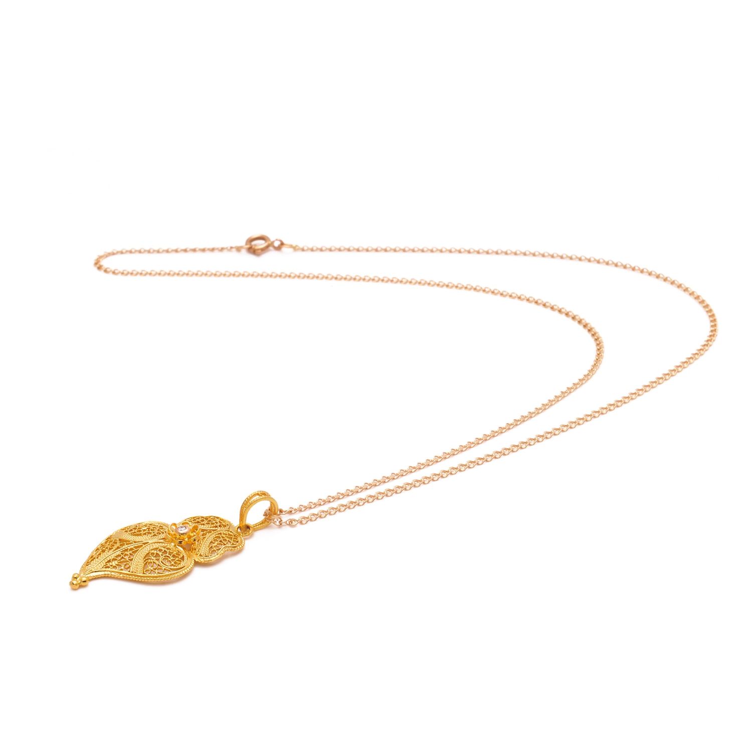 Colar Coração de Viana L em Ouro 19,2Kt e Diamante Colar Coração de Viana L em Ouro 19,2Kt e Diamante