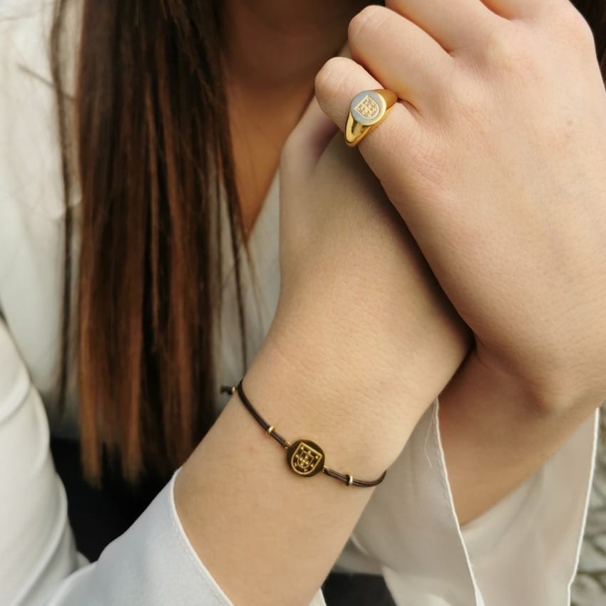 Pulseira Escudo em Prata Dourada 