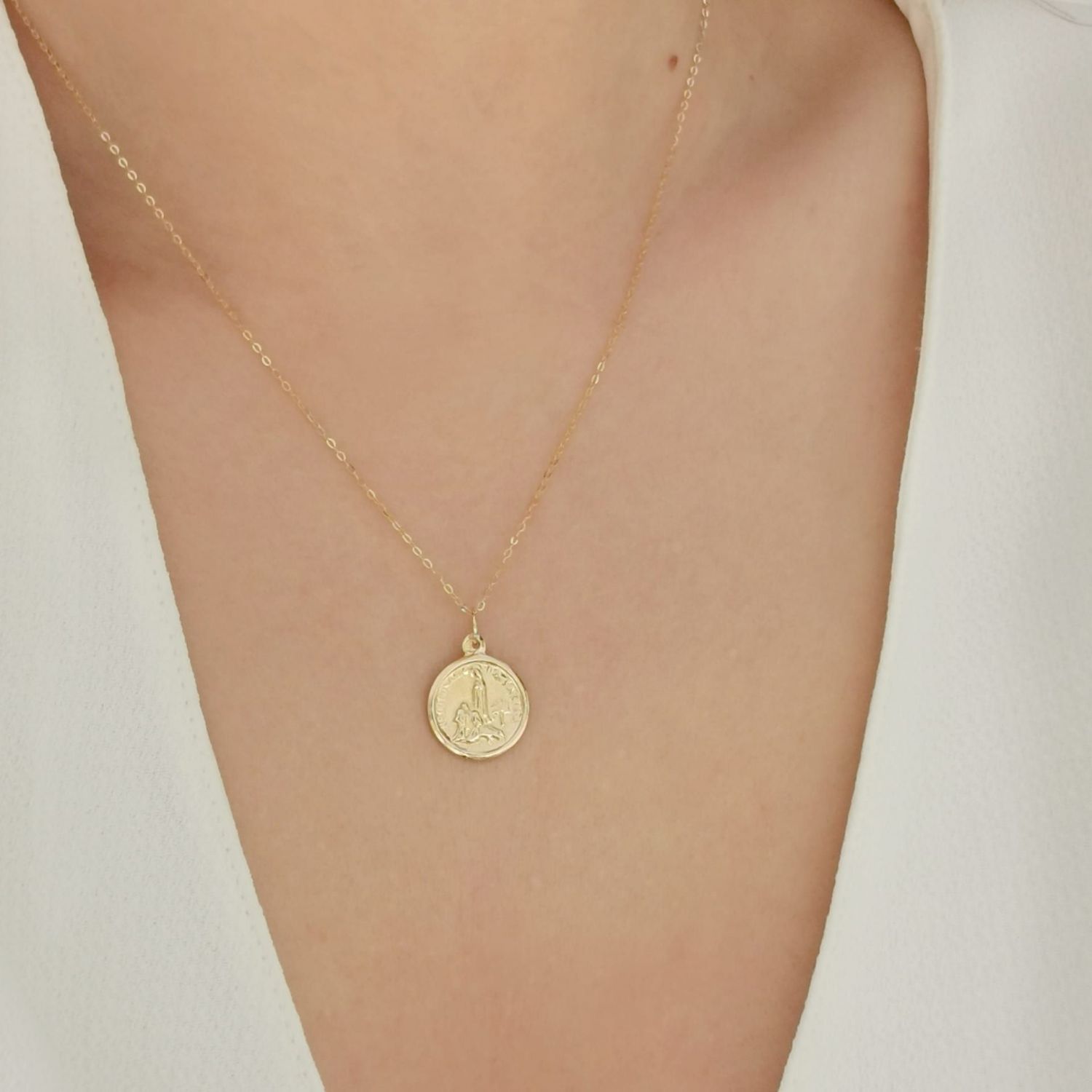 Necklace Our Lady of Fátima and Little Shepherds in 19,2Kt Gold Necklace Our Lady of Fátima and Little Shepherds in 19,2Kt Gold