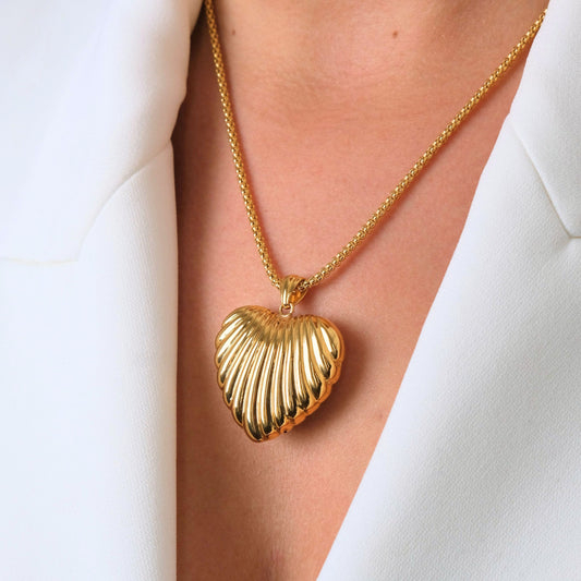 Necklace Intertwined Heart in Gold Plated Silver