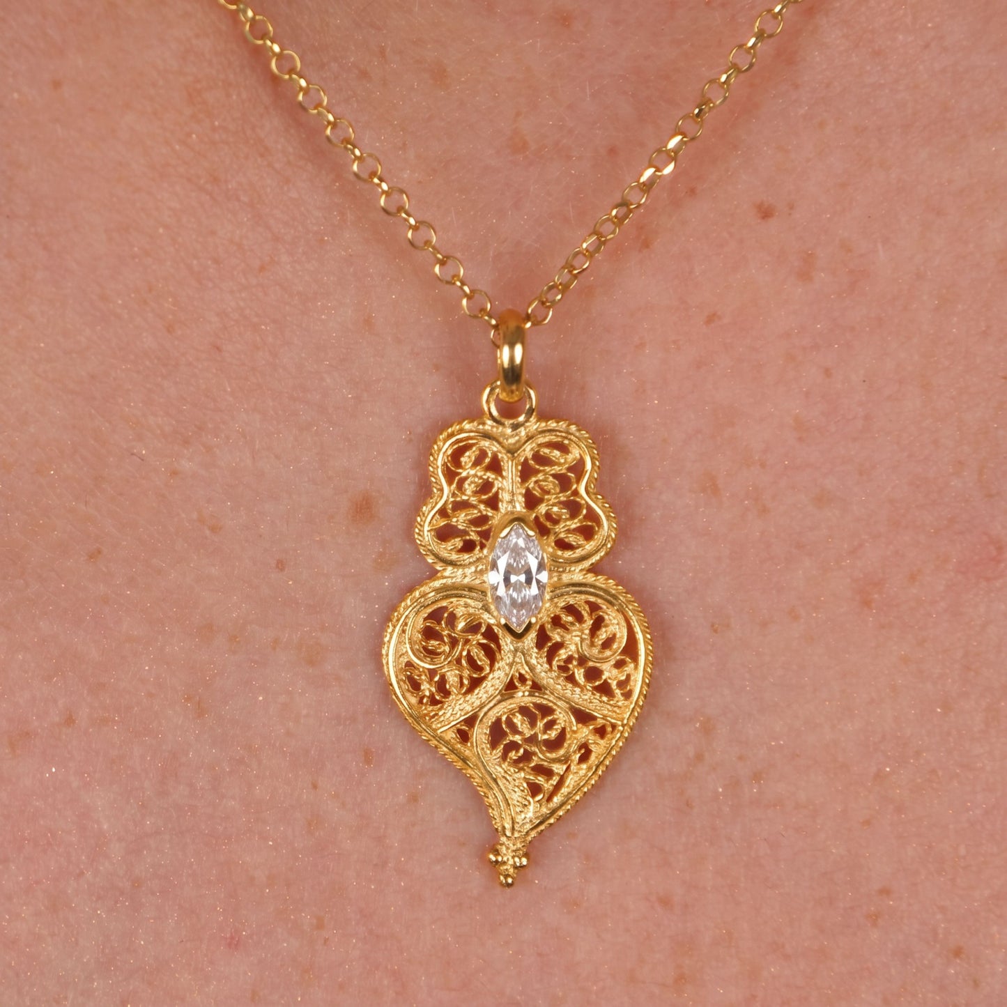 Necklace Heart of Viana Clear in Gold Plated Silver worn by model