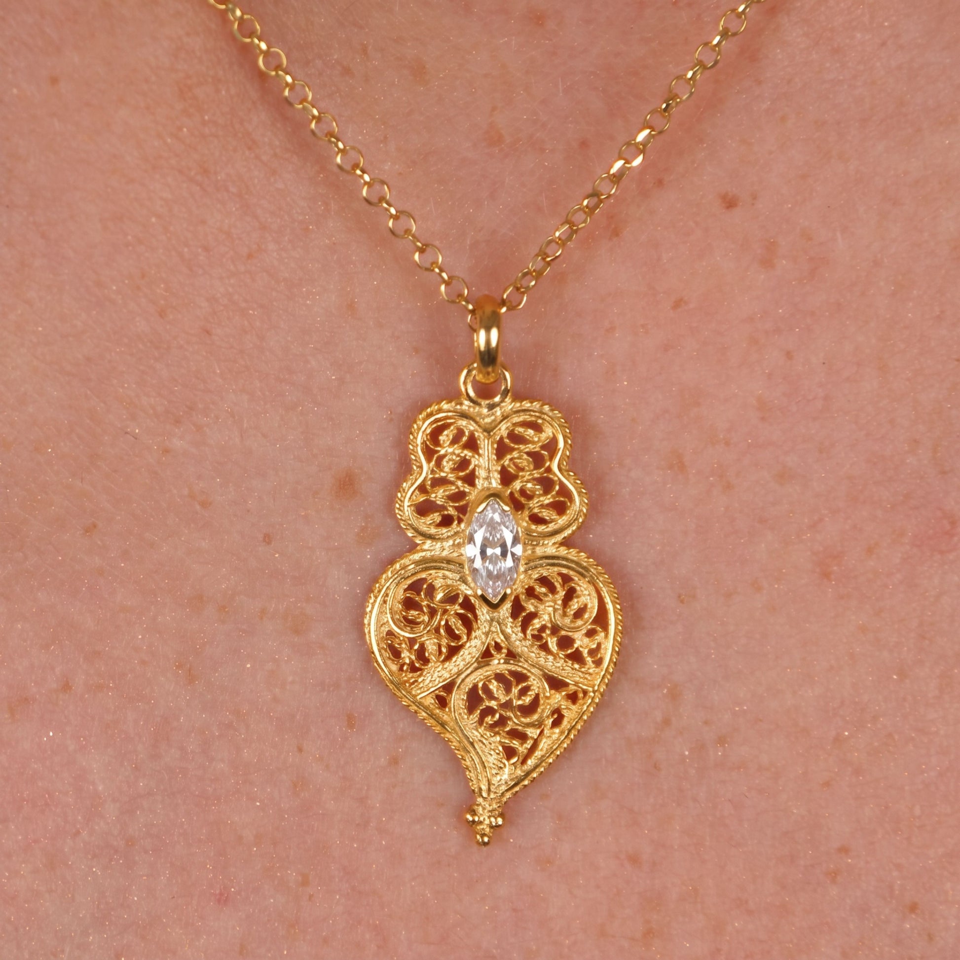 Necklace Heart of Viana Clear in Gold Plated Silver worn by model