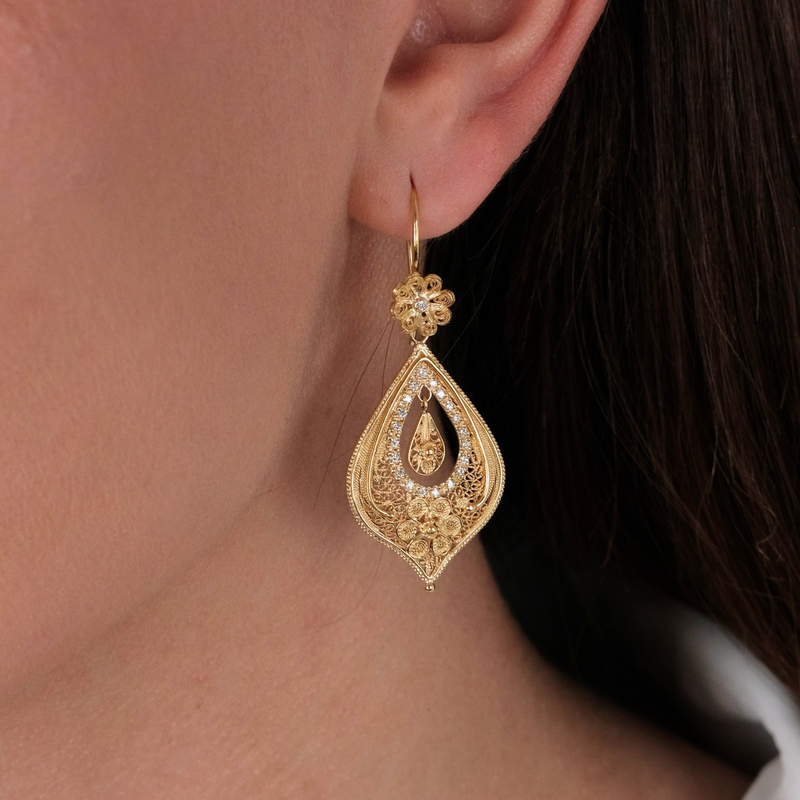 Brincos Lágrima Flor em Ouro 19.2Kt com Diamantes