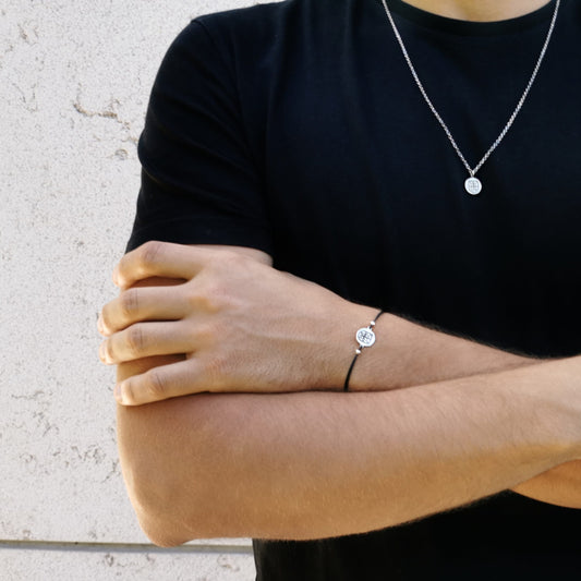 Bracelet Escudo in Silver with Cord