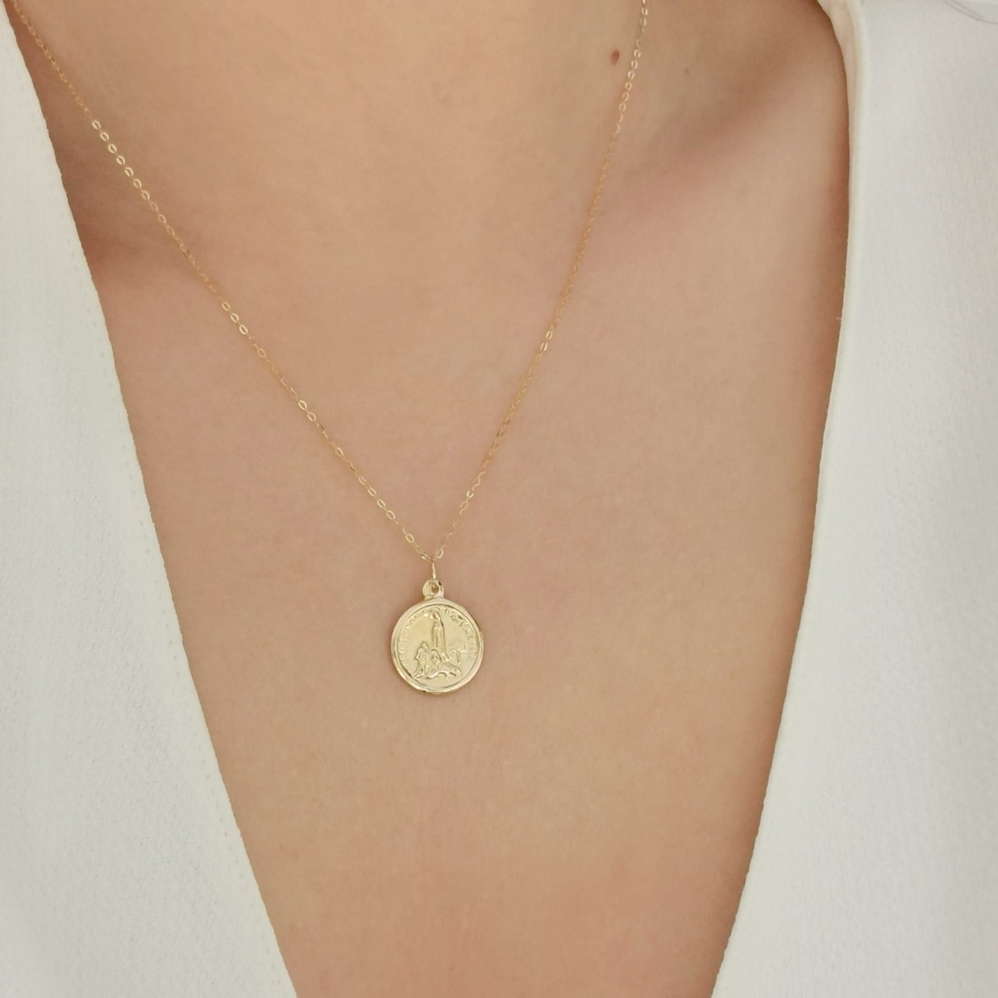 Necklace Our Lady of Fátima and Little Shepherds in 19,2Kt Gold