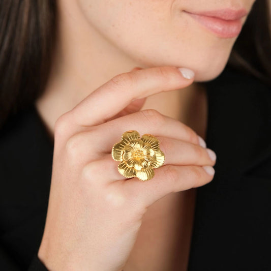 Ring There Goes the Flower of Amália in Gold Plated Silver styled on model - Gold jewelry
