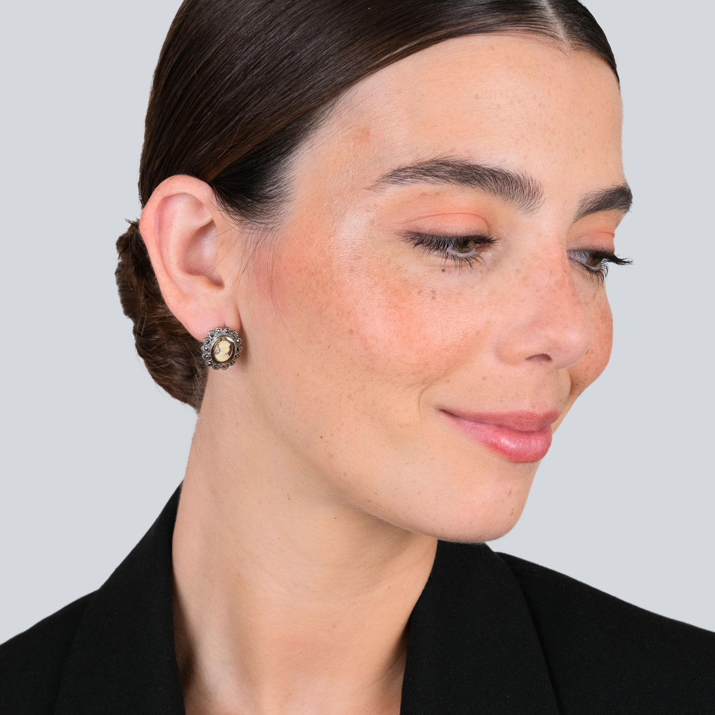 Brincos Camafeu com Marcassites em Prata e Ouro