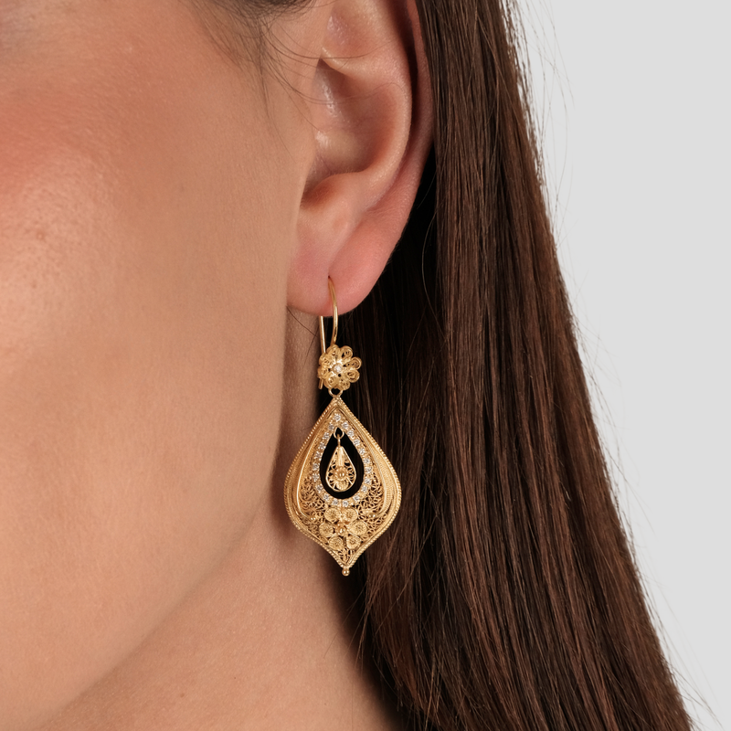 Brincos Lágrima Flor em Ouro 19.2Kt com Diamantes