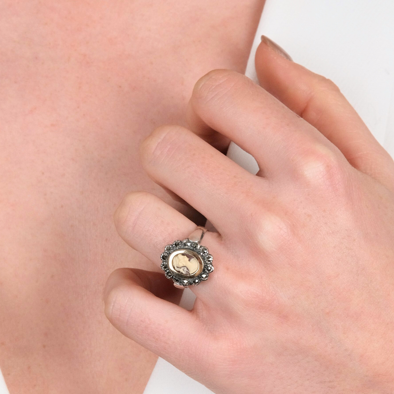 Anel Camafeu com Marcassites em Prata e Ouro