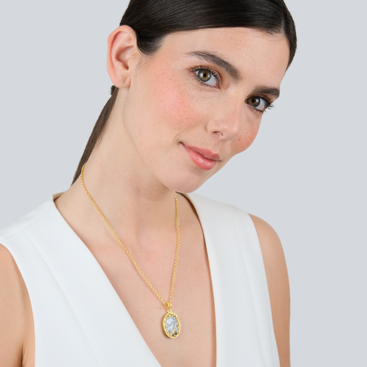 Collier Notre Dame de la Conception en Argent Plaqué Or