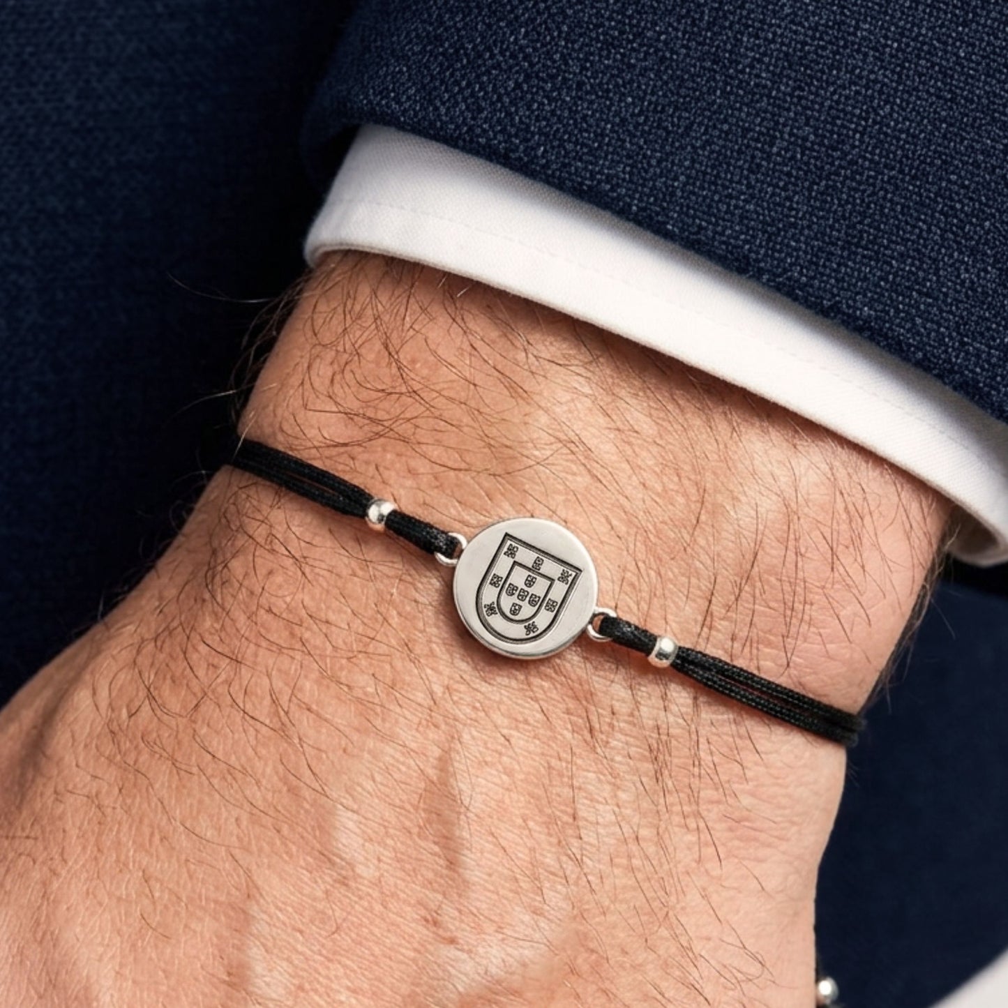 Armband Escudo aus Sterlingsilber mit Kordel