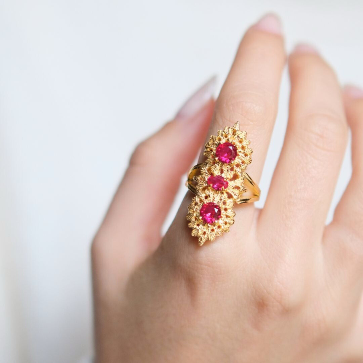 Ring Queen Red Triple in Gold Plated Silver