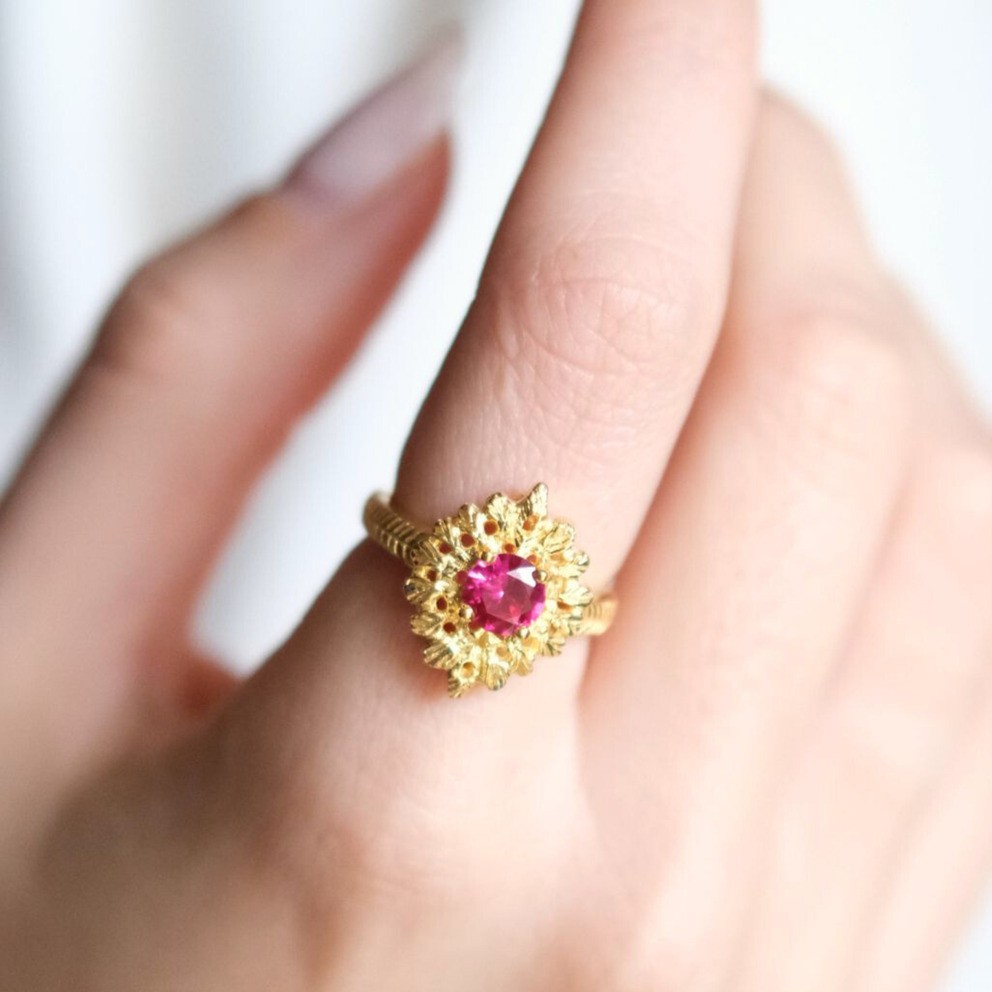 Ring Queen Red in Gold Plated Silver