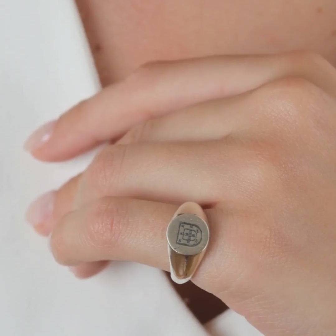 Ring Escudo in Silver