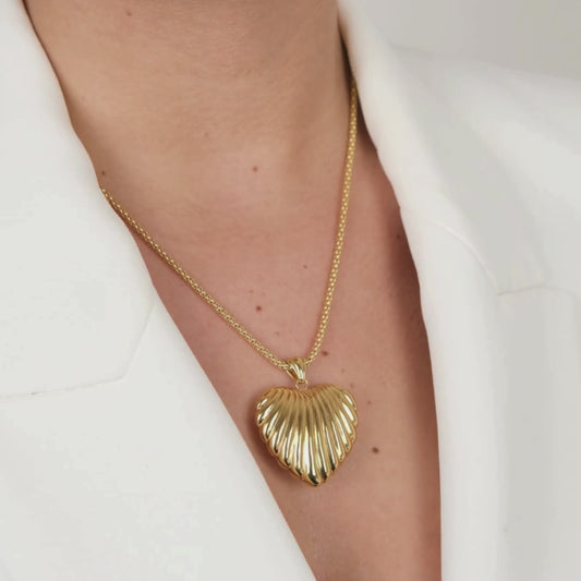 Necklace Intertwined Heart in Gold Plated Silver