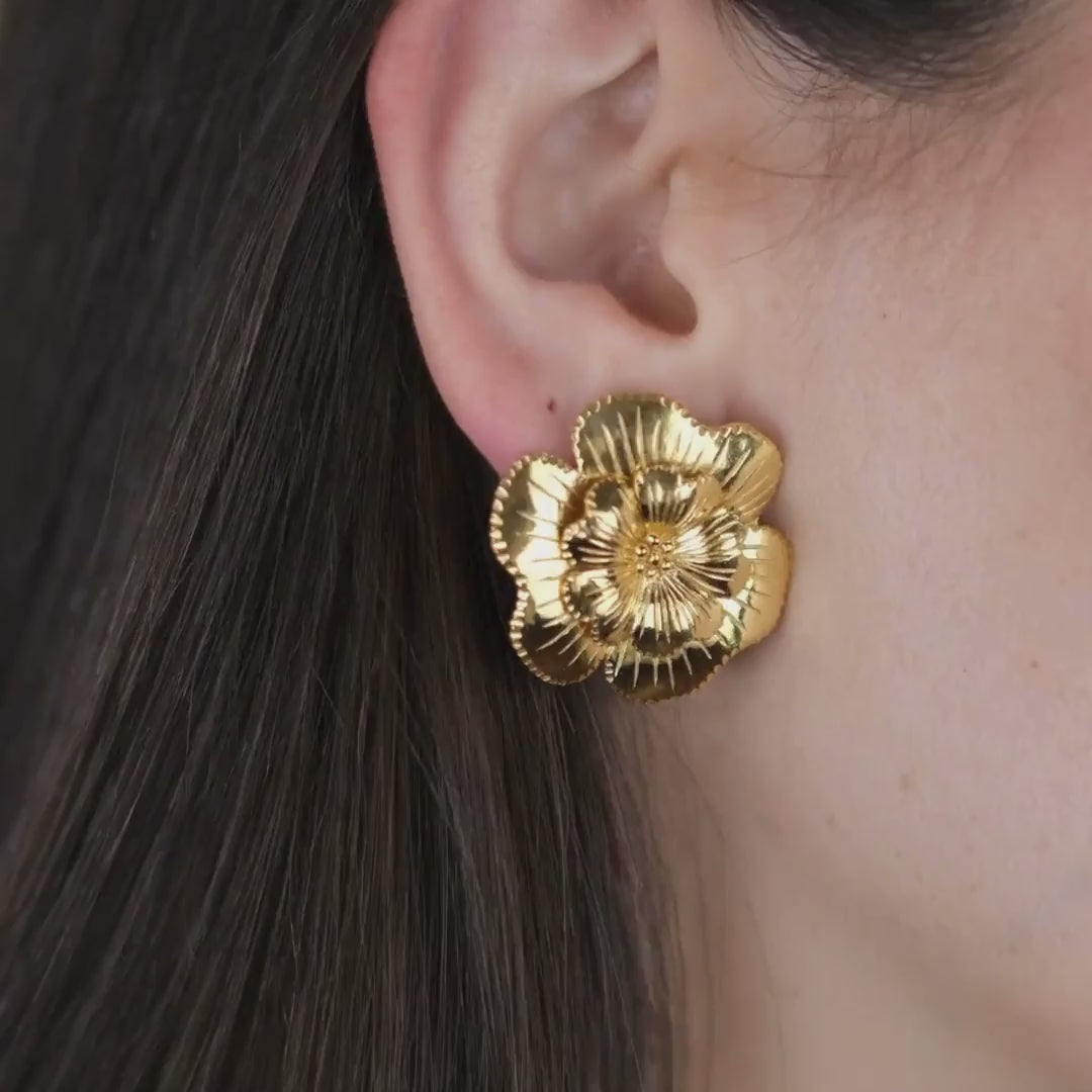 Earrings There Goes the Flower of Amália in Gold Plated Silver