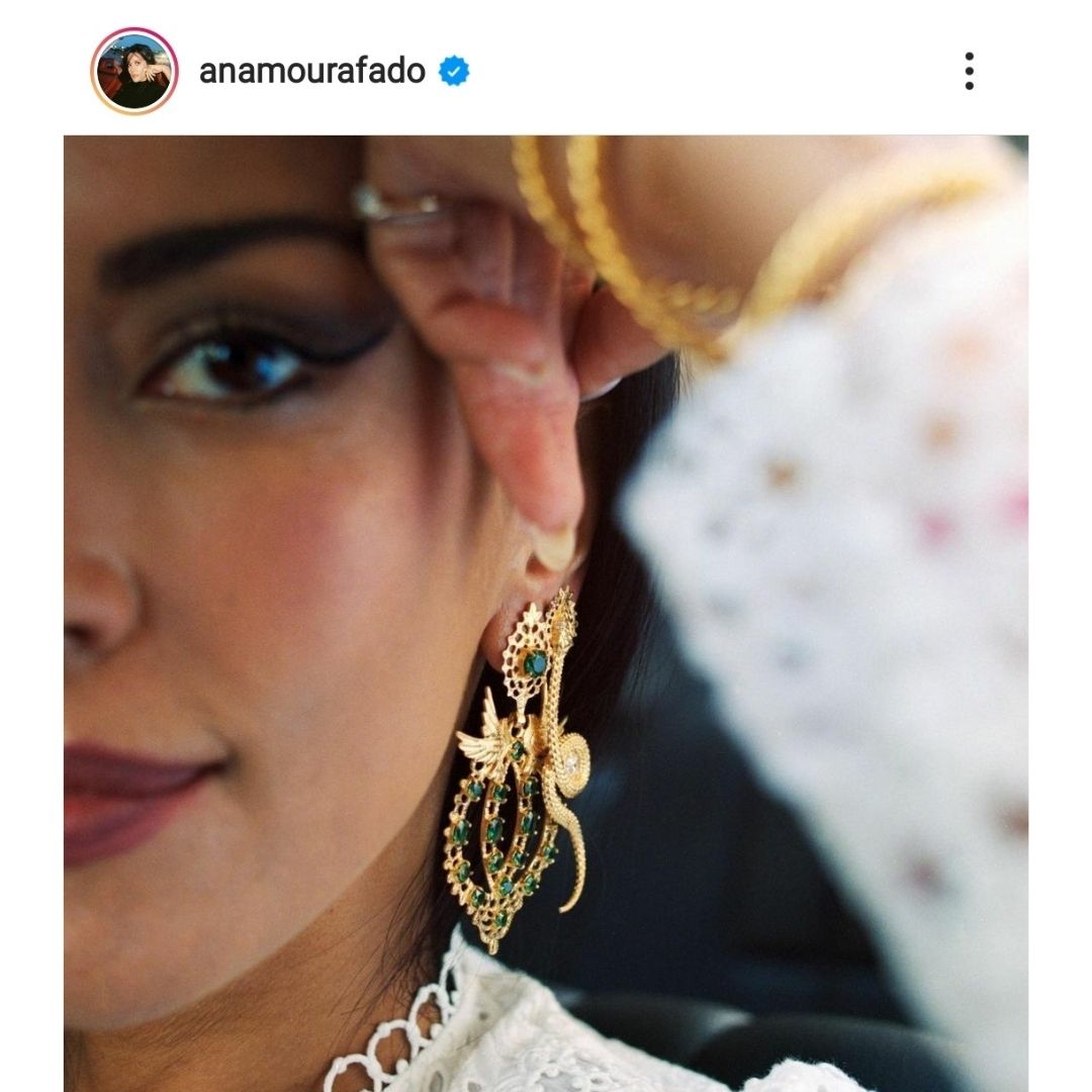 Black Friday Ana Moura wearing Portugal Jewels